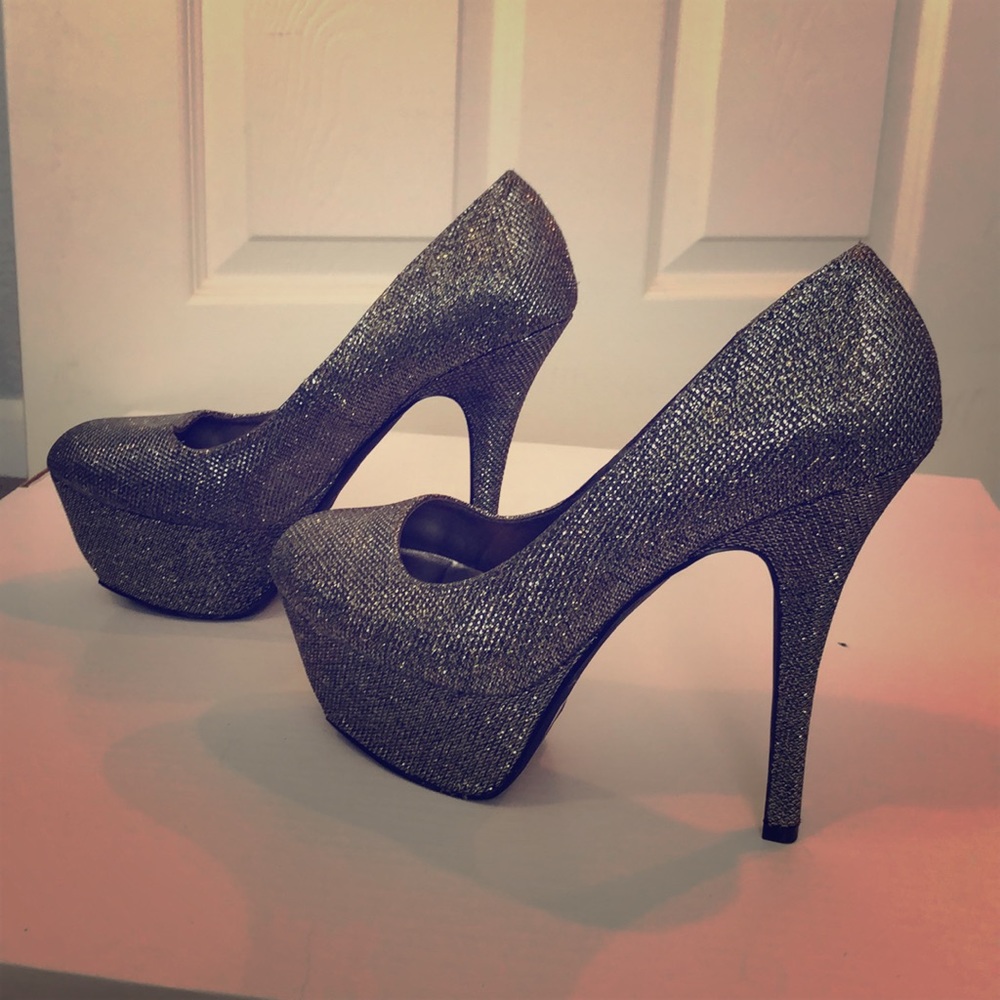Sparkly pumps